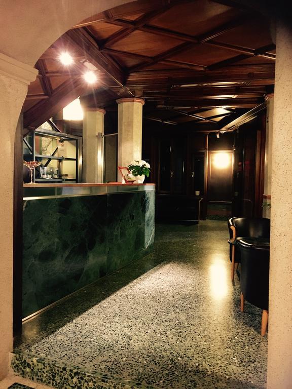 Dimora Del Barone Hotel Romagnano Sesia Eksteriør billede